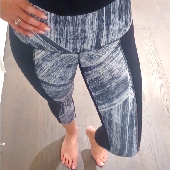 Lululemon Capri leggings - Picture 4 of 11